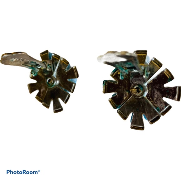 Vintage Blue Flower Clip On Earrings - Picture 4 of 7